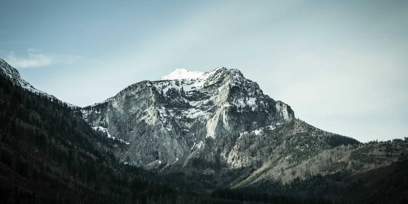 战略规划与股权激励：如何通过专业管理培训设计方案，吸引并保留核心人才
